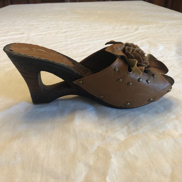 Pretty Brown Sandals Size 9 - Picture 11 of 13